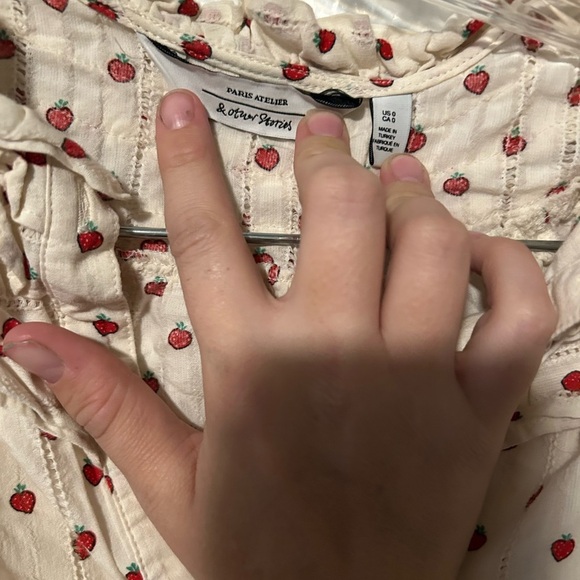 & OTHER STORIES
Print Ruffled Collar Blouse In White W. Tiny Strawberry Print - Picture 3 of 12
